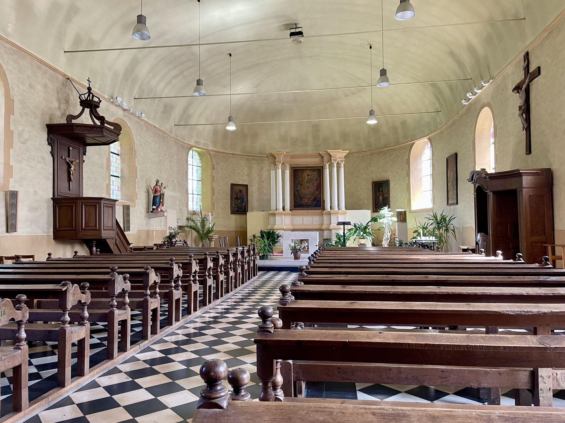 The inside of the 17th-century church in Bohan